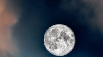 La luna del Esturión viene acompañada de las perseidas