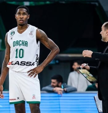 ¿Quién es Omari Moore?