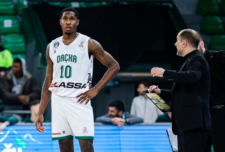 ¿Quién es Omari Moore?