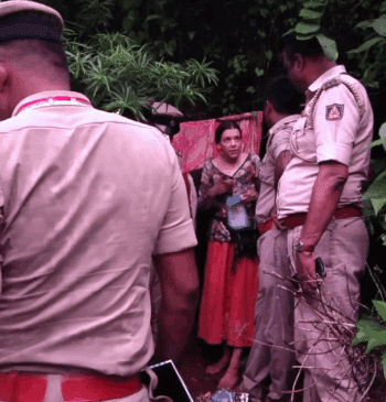 "Han destruido nuestro hogar": la mujer rusa que vivía en una cueva [...]