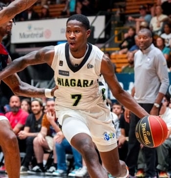 Oficial: Omari Moore, base estadounidense,  ficha por el Valencia Basket