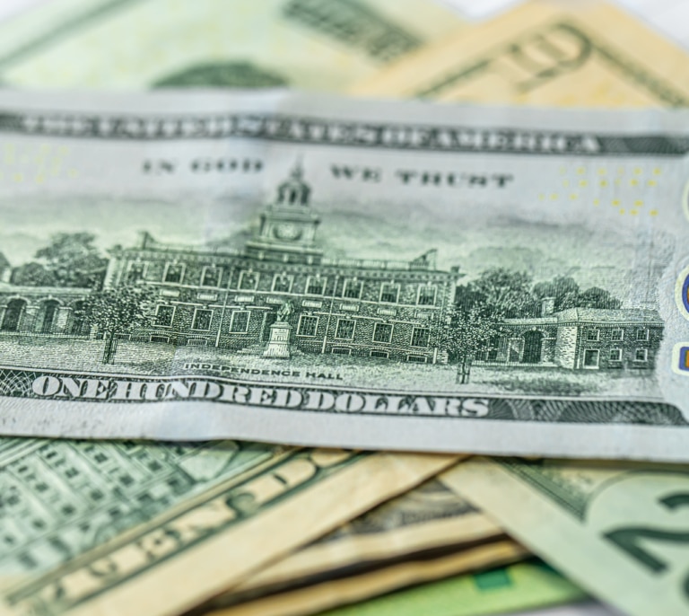 Los aranceles de Trump llevan al dólar a su peor inicio de año de los últimos 52