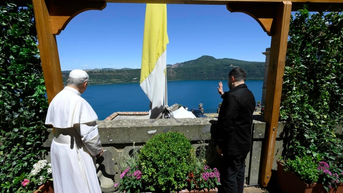 El Papa León XIV con el presidente de Ucrania en Castel Gandolfo.