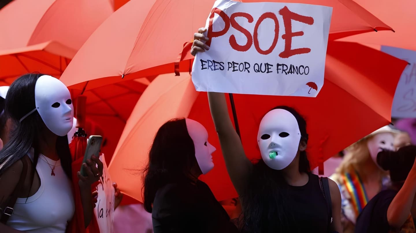 Hablan trabajadoras sexuales y empresarios: "No cambiará nada; no se puede vigilar la vida sexual de militantes, políticos o ciudadanos"