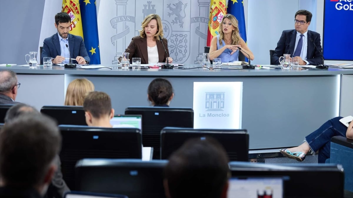 Pilar Alegría durante una rueda de prensa en el Palacio de La Moncloa