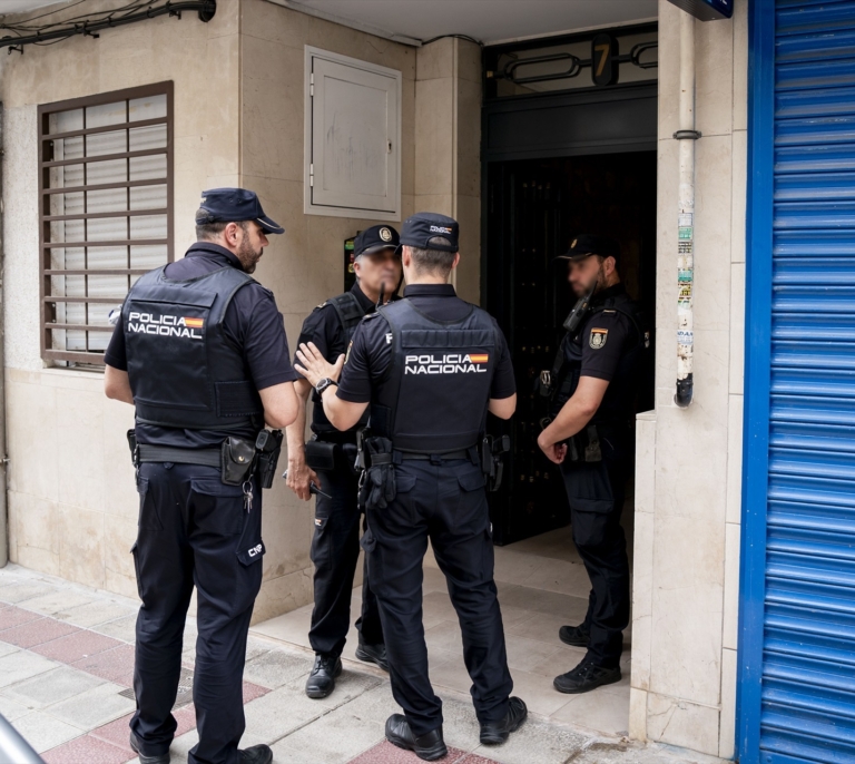 Detenido un mando de la Policía, "leyenda" contra el narco en Palma, en una operación antiblanqueo y drogas