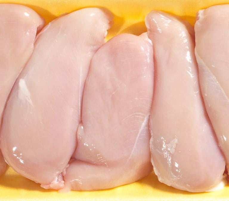 ¿Cuál es la diferencia entre el pollo blanco y el amarillo?