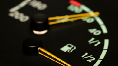Qué significan los testigos luminosos de tu coche y cómo actuar ante cada uno