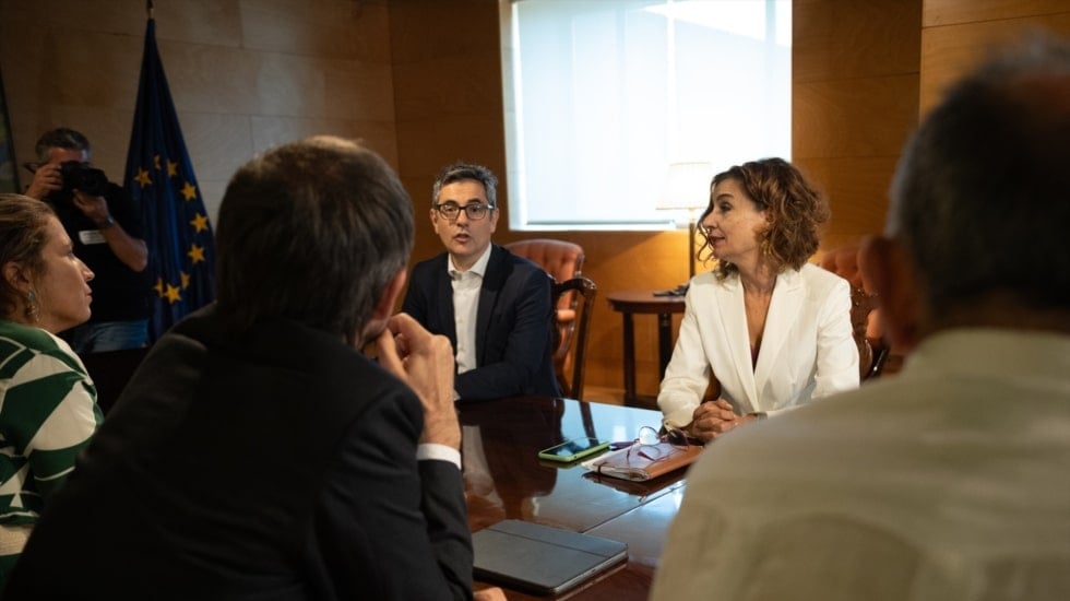 Sumar da una semana a Sánchez para superar el "shock" en el PSOE y asumir su plan de legislatura