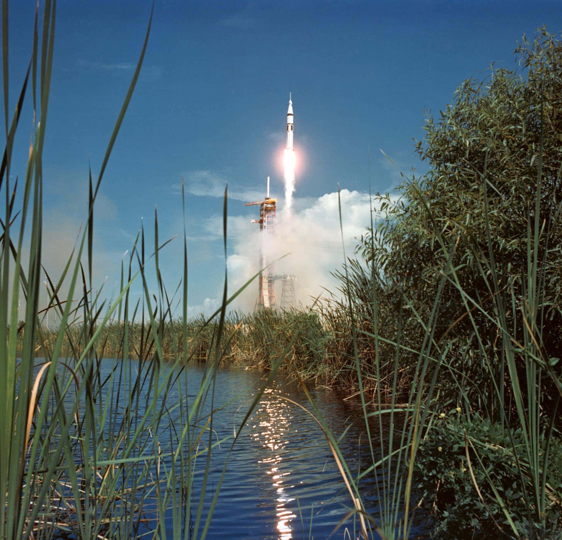 Lanzamiento de la Apollo el 15 de julio desde Cabo Cañaveral.
