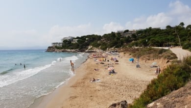 Mueren ahogados dos hermanos británicos de 11 y 13 años que se bañaban en Salou