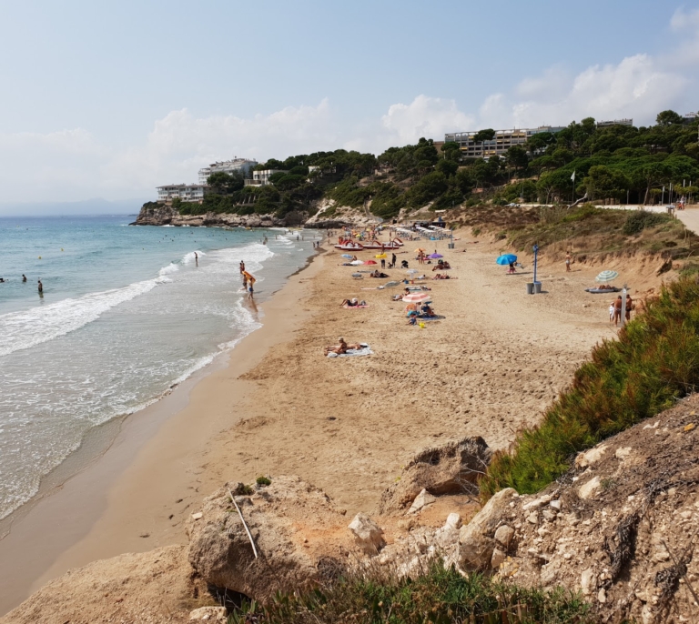 Mueren ahogados dos hermanos británicos de 11 y 13 años que se bañaban en Salou