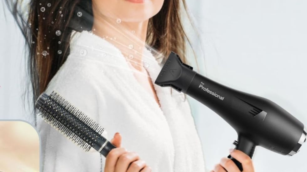 Amazon deja a menos de 40€ (antes 130) este secador que elimina el frizz y cuida tu melena