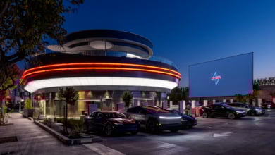 Tesla Diner, el nuevo restaurante de Elon Musk para cargar el coche y el estómago