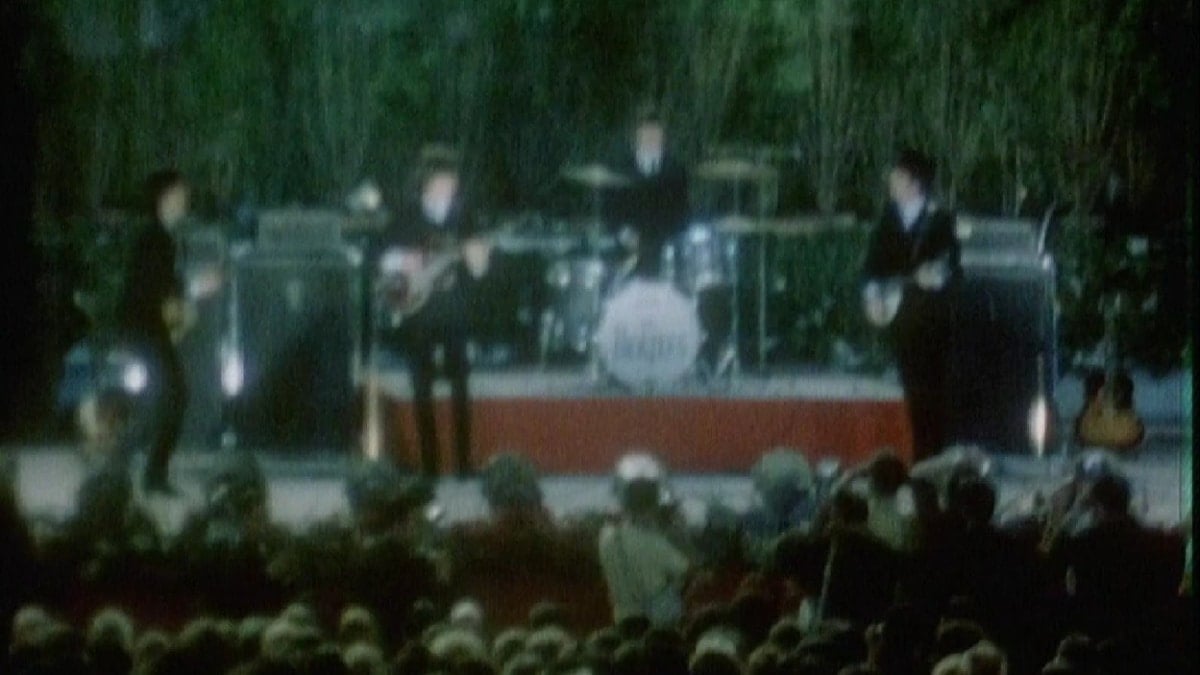 Fotograma de la filmación del concierto de Los Beatles en Barcelona el 3 de julio de 1965.