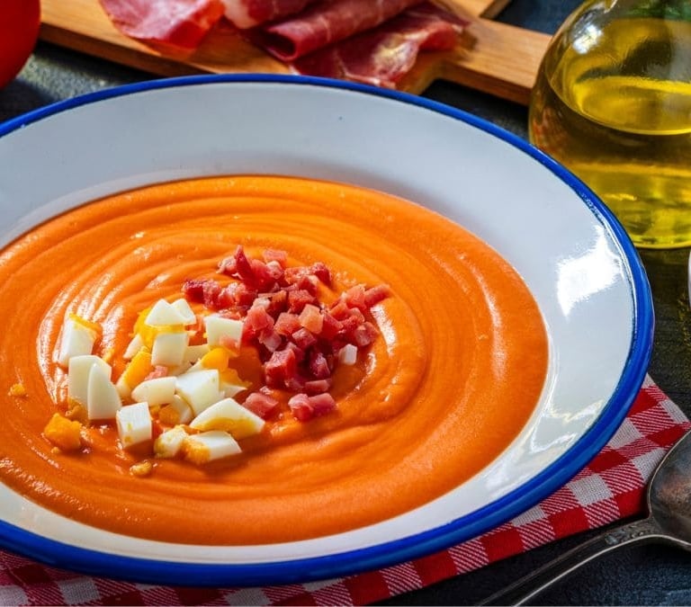 Estos son los diferentes tipos de salmorejo que puedes preparar en verano