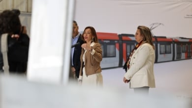 Una colisión entre un tranvía y una ambulancia deja cuatro heridos