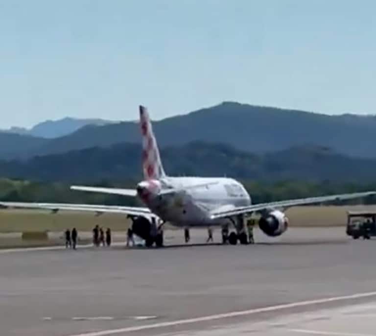 Un hombre muere succionado por el motor de un avión con destino a Asturias en el aeropuerto de Bérgamo
