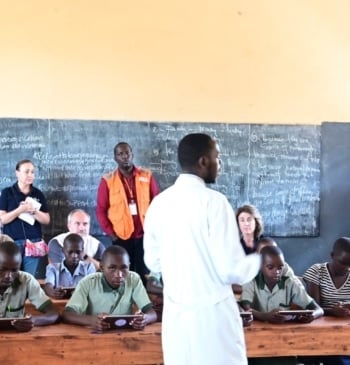 ProFuturo cumple 9 años como el mayor proyecto educativo español en África [...]