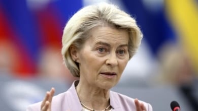 Von der Leyen supera la moción de censura de la ultraderecha pero recibe una advertencia
