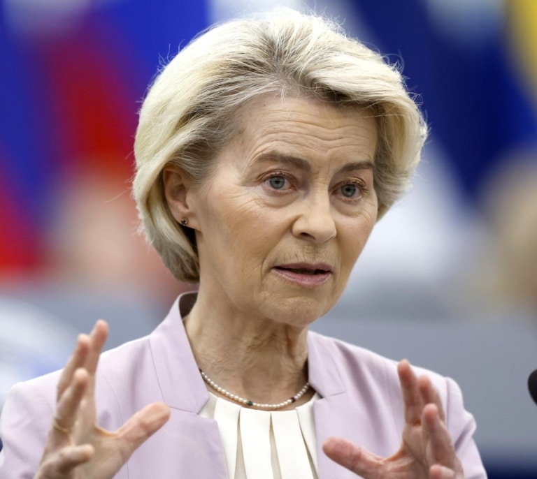 Von der Leyen supera la moción de censura de la ultraderecha pero recibe una advertencia