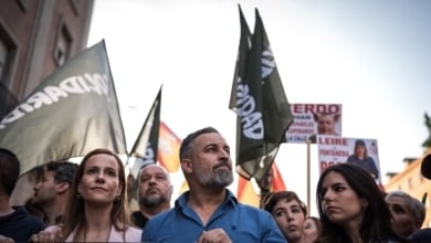 Vox se abre paso entre las mujeres más jóvenes mientras el voto femenino castiga a Sánchez