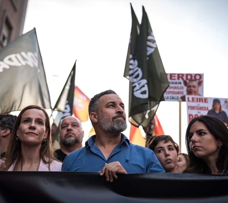 Vox se abre paso entre las mujeres más jóvenes mientras el voto femenino castiga a Sánchez