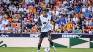 Valencia y Arsenal acercan posturas por fichaje de Cristhian Mosquera