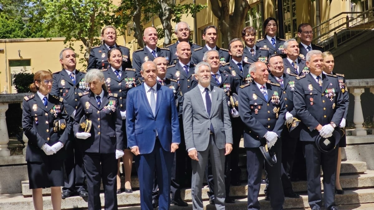 Policía