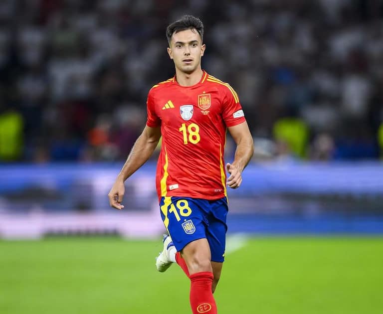 Martín Zubimendi ficha por cinco temporadas con el Arsenal FC hasta el 2030