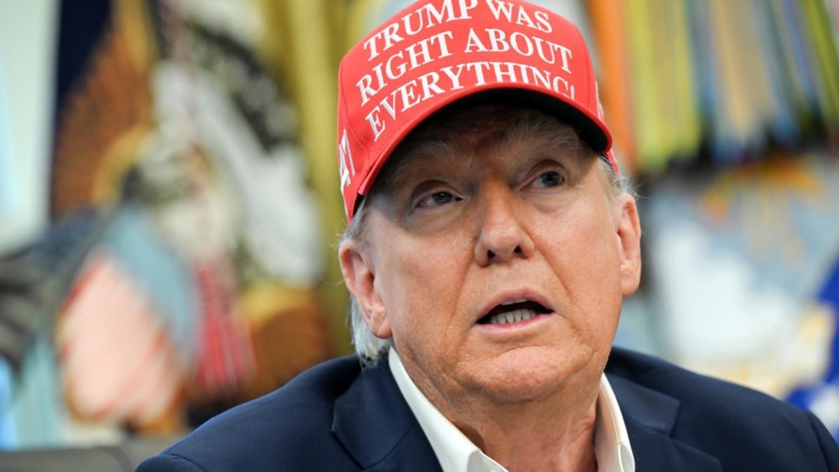 El presidente de Estados Unidos, Donald Trump, da declaraciones a los medios en el Despacho Oval.
