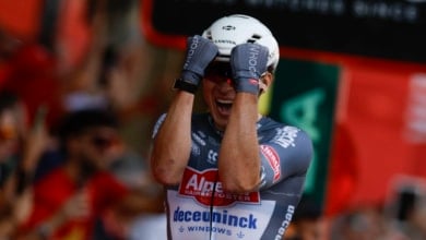 Philipsen gana la primera etapa de La Vuelta 48 días después de abandonar el Tour con varias fracturas