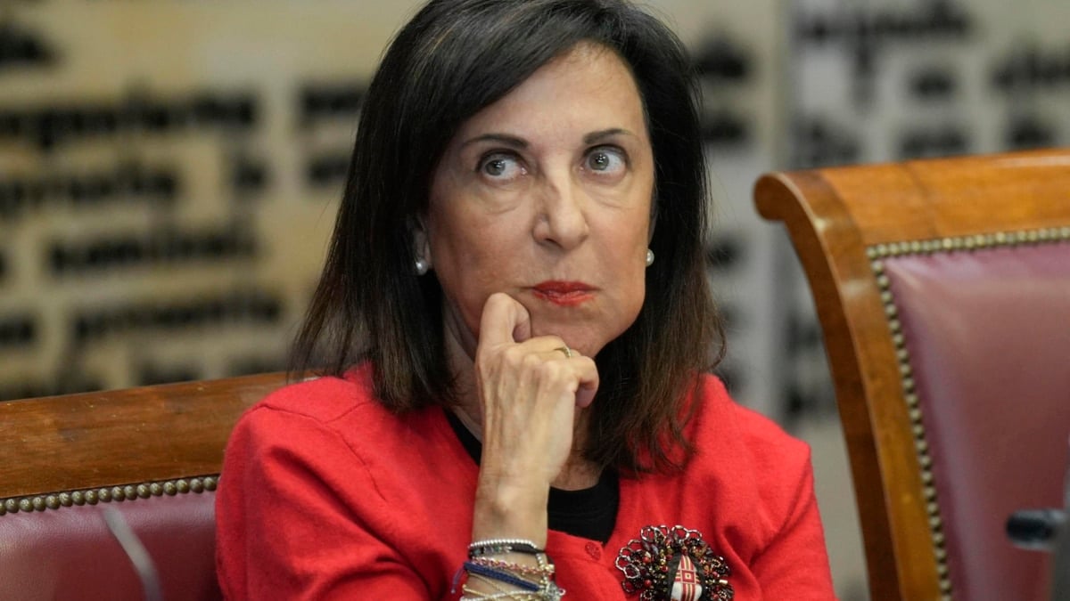 Margarita Robles y la épica del pitidito de la marcha atrás