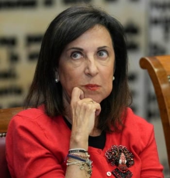 Margarita Robles y la épica del pitidito de la marcha atrás