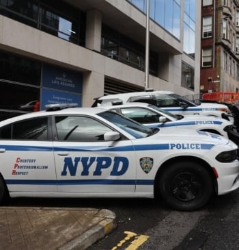 Un adolescente abre fuego y hiere al menos a tres personas en [...]