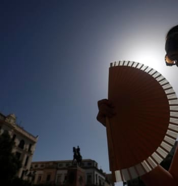 El tiempo no ayuda a controlar los incendios: máximas de 42ºC y [...]