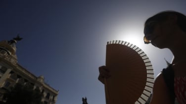 El tiempo no ayuda a controlar los incendios: máximas de 42ºC y tormentas