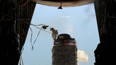 Cuando la ayuda caída del cielo mata: un trabajador sanitario muere en Gaza por el impacto de un palé