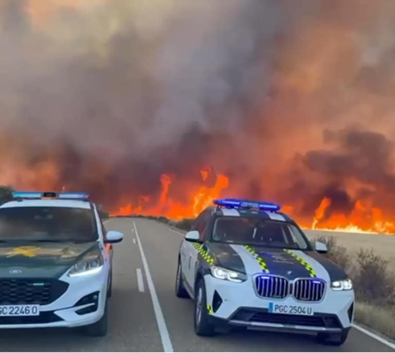 Los incendios de Las Médulas y Zamora obligan a evacuar a más de un millar de vecinos