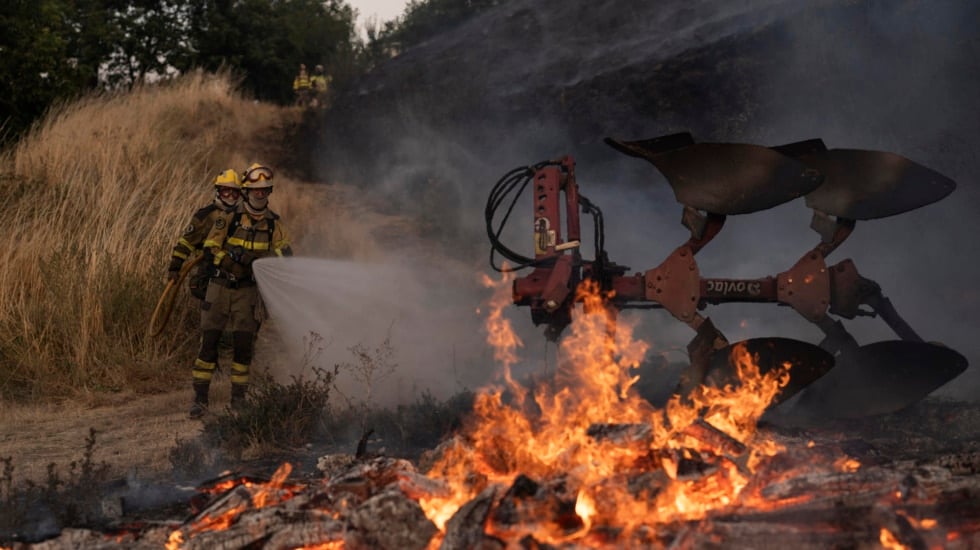 Renfe vuelve a suspender los ave Madrid-Galicia por reactivación del incendio de Ourense