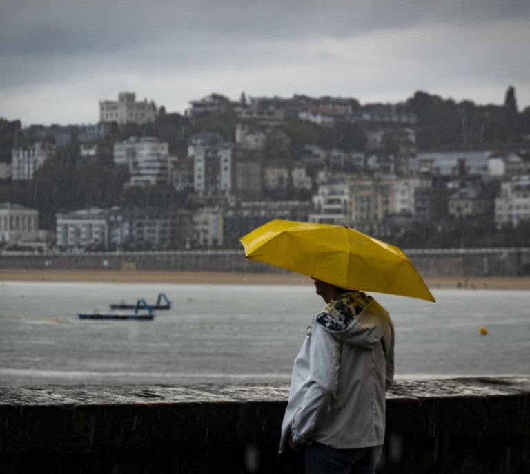 Este sábado predominarán los cielos poco nubosos en la mayoría del país y fuertes lluvias en Cataluña y Mallorca