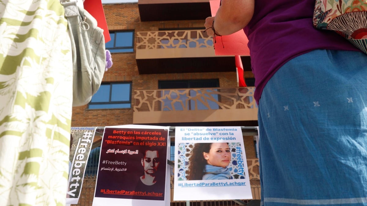 La lucha de Betty, la activista marroquí encarcelada por blasfema: “Mi hermana no se va a rendir”