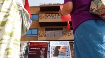 La lucha de Betty, la activista marroquí encarcelada por blasfema: “Mi hermana no se va a rendir” 