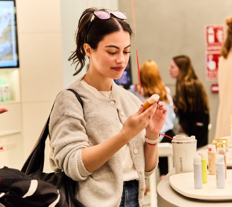 ISDIN es la marca dermatológica más recomendada por los consumidores en España en 2025, según YouGov