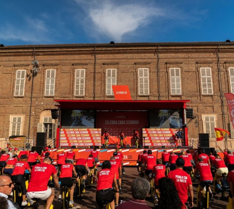 GO fit se suma a la salida histórica de La Vuelta desde Turín y refuerza su entrada en el mercado italiano