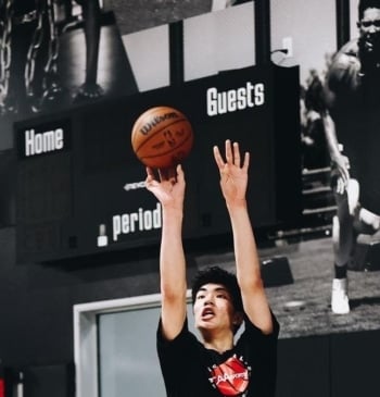 Yu Jiahao, pívot chino, ficha por Bilbao Basket hasta 2028