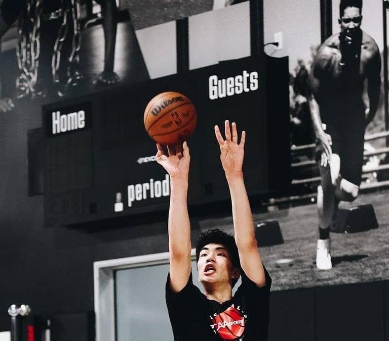 Yu Jiahao, pívot chino, ficha por Bilbao Basket hasta 2028
