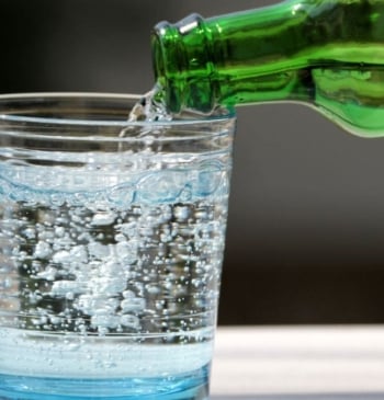 Estos son los beneficios para el organismo del agua con gas