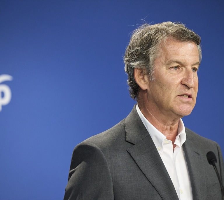 Feijóo propone un plan integral contra los incendios que incluye un registro de pirómanos