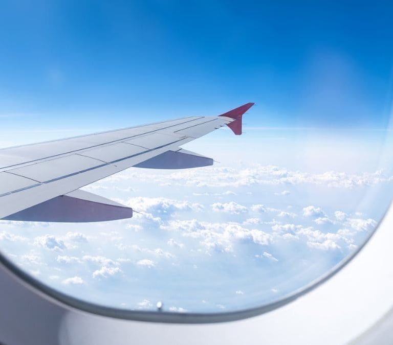 Por qué no deberías lavarte las manos en un avión